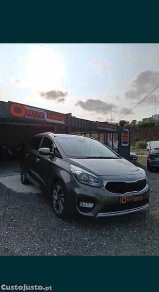 Cinza Usado 2018 Kia Carens Monovolume | € 11.250 (Super Preço) - Imagem 1/1