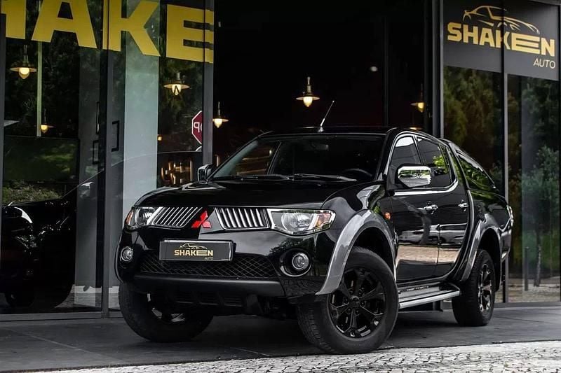 Preto Usado 2008 Mitsubishi L200 Intense Pickup | € 22.900 - Imagem 1/4