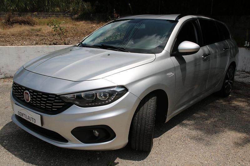 Cinza Usado 2019 Fiat Tipo Lounge Carrinha | € 11.900 (Bom preço) - Imagem 1/4