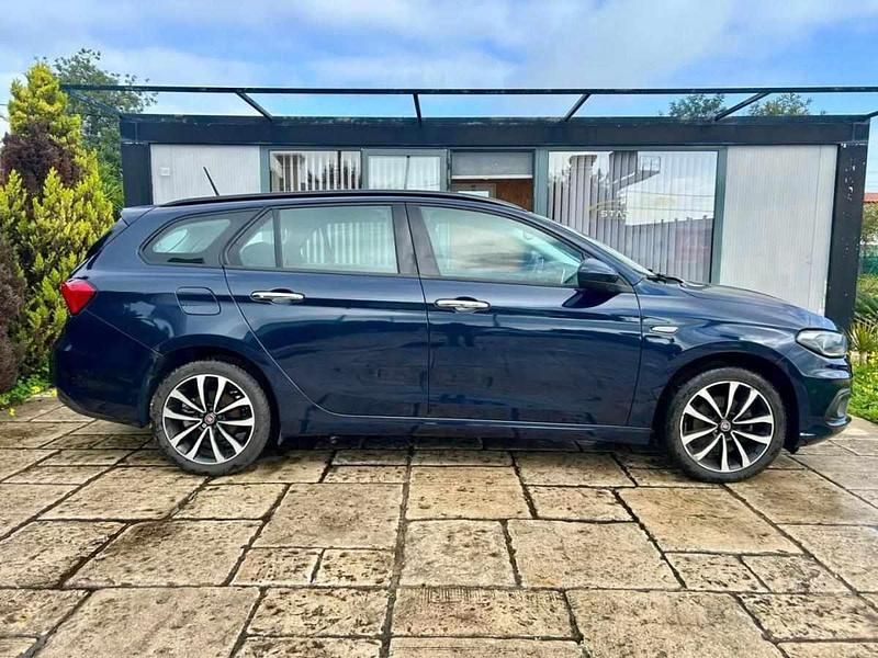 Usado Fiat Tipo Wagon 120 HP (88 kW) 2017 Azul Carrinha