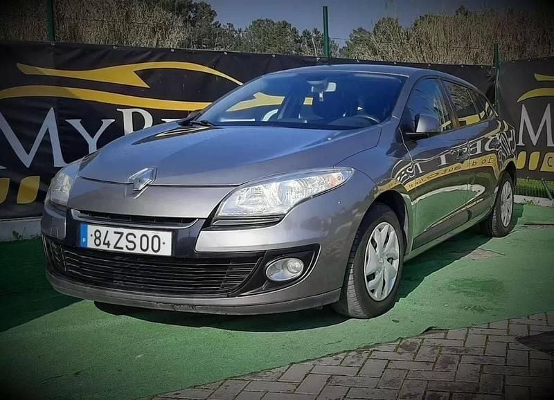 Cinzento Usado 2012 Renault Mégane III Carrinha | € 7.490 (Preço justo) - Imagem 1/4