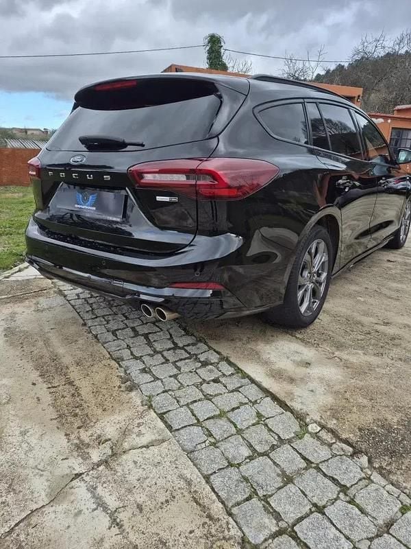 Usado Ford Focus ST-Line 125 HP (91 kW) 2022 Preto Carrinha