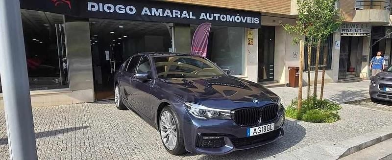Cinzento Usado 2016 BMW 730 Sedan | € 29.900 - Imagem 1/4