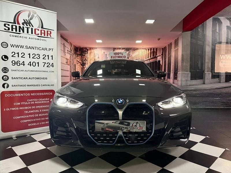 Usado BMW i4 250 kW (340 HP) 2023 Azul Sedan