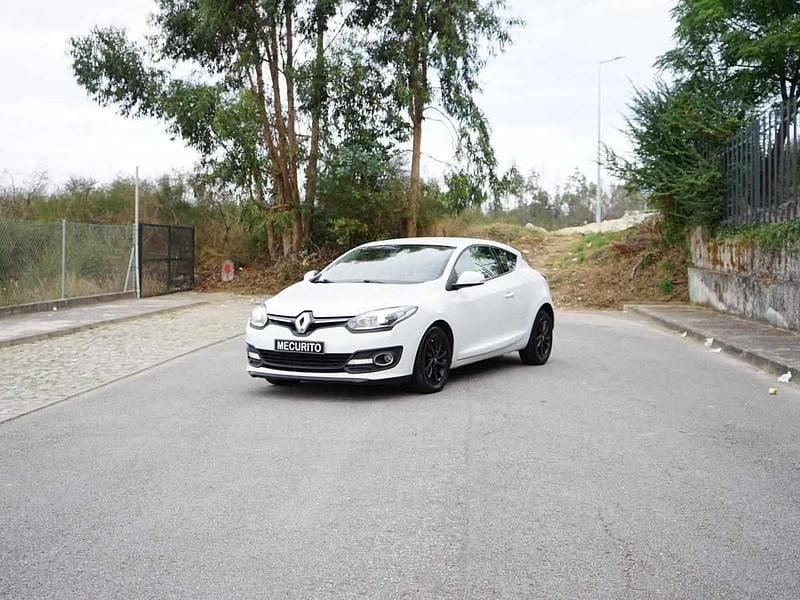 Branco Usado 2014 Renault Mégane III Coupé | € 12.500 (Preço justo) - Imagem 1/4