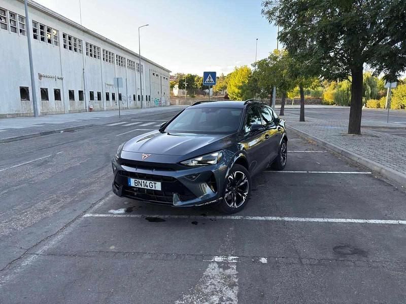 Cinzento Usado 2024 Cupra Formentor SUV | € 35.900 (Caro) - Imagem 1/4