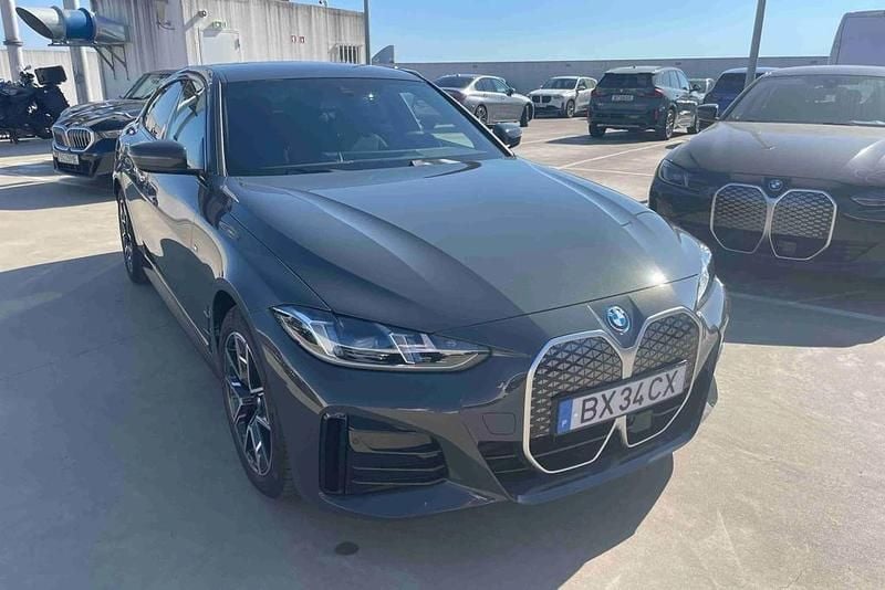 Cinzento Usado 2025 BMW i4 Comfort Edition Sedan | € 68.500 - Imagem 1/4