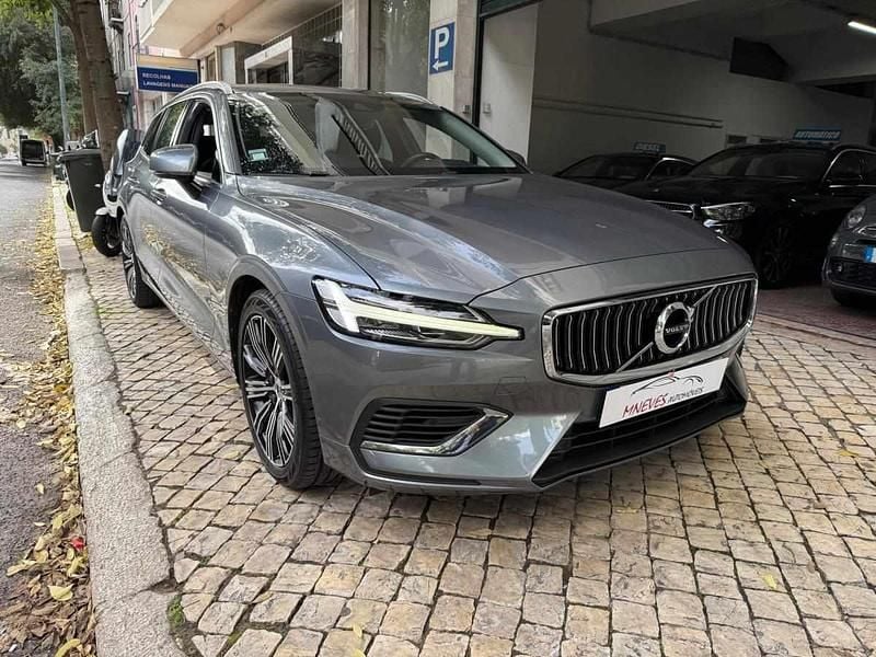 Cinzento Usado 2021 Volvo V60 Carrinha | € 27.500 - Imagem 1/4