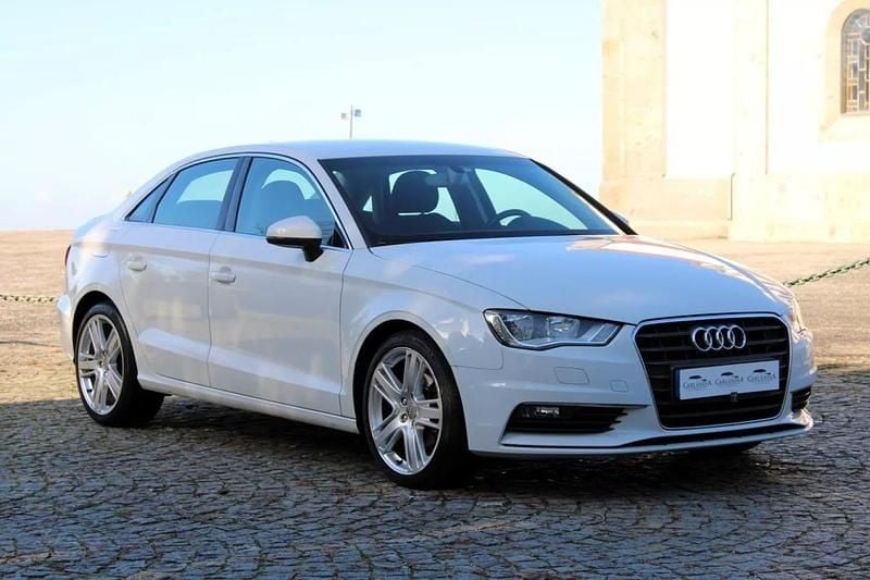 Branco Usado 2015 Audi A3 Attraction Sedan | € 13.750 (Bom preço) - Imagem 1/4