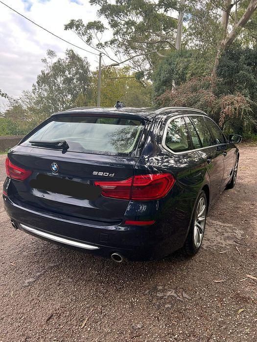 Usado 2019 BMW 520 Luxury Line Sedan | € 19.900 - Imagem 1/4