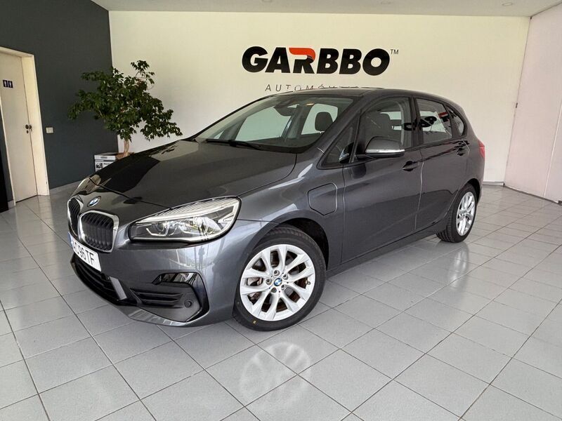 Cinza Usado 2020 BMW 225 Monovolume | € 21.950 - Imagem 1/4