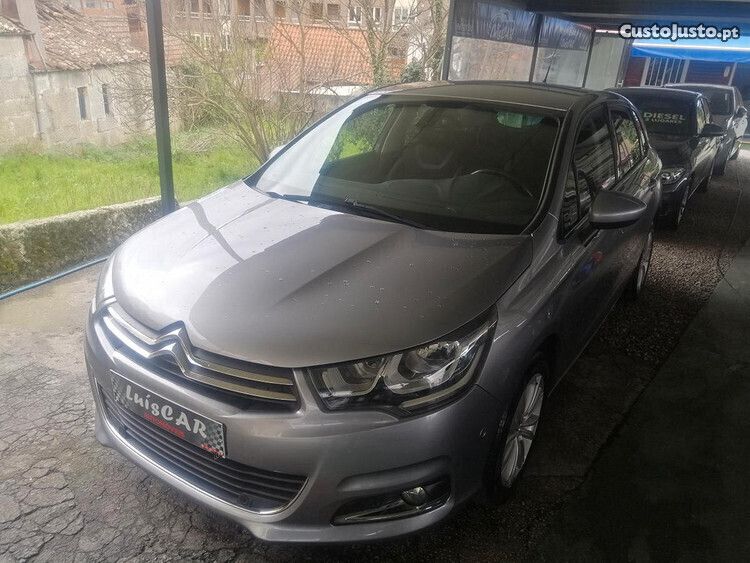 Cinza Usado 2017 Citroën C4 PureTech | € 14.850 (Preço elevado) - Imagem 1/1