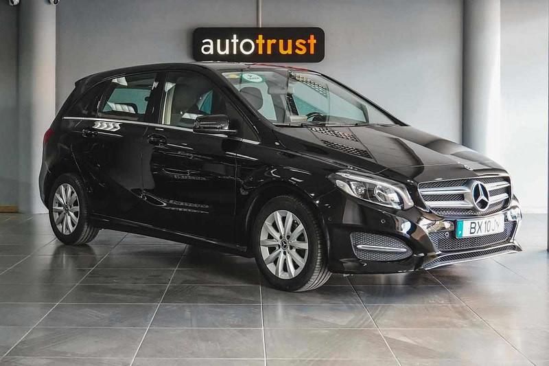 Preto Usado 2019 Mercedes 180 Sedan | € 16.900 (Super Preço) - Imagem 1/4