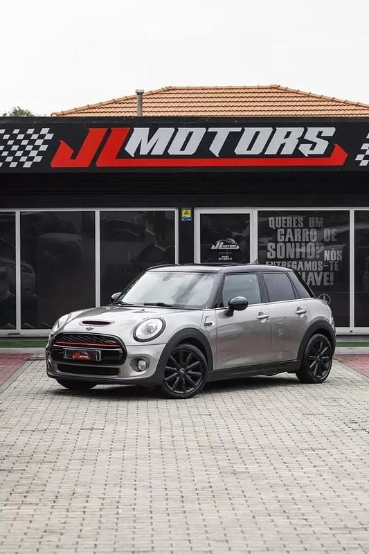Cinzento Usado 2017 Mini Cooper Citadino | € 13.900 (Preço justo) - Imagem 1/4