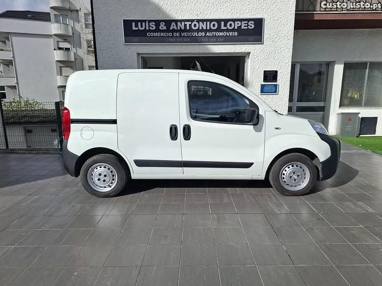 Branco Usado 2015 Fiat Fiorino Van | € 7.500 - Imagem 1/1