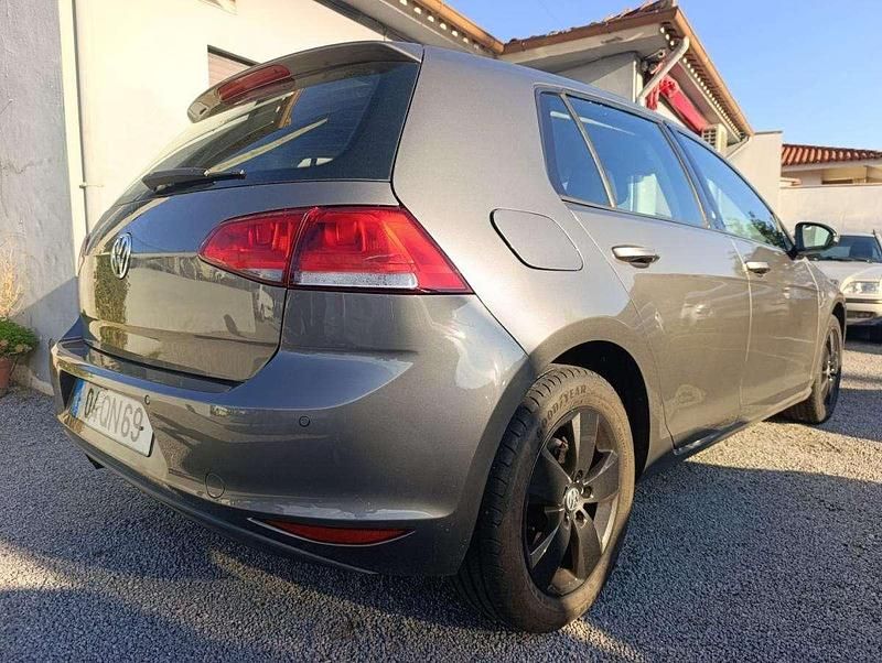 Usado VW Golf VII Edition 110 HP (80 kW) 2015 Cinzento Citadino