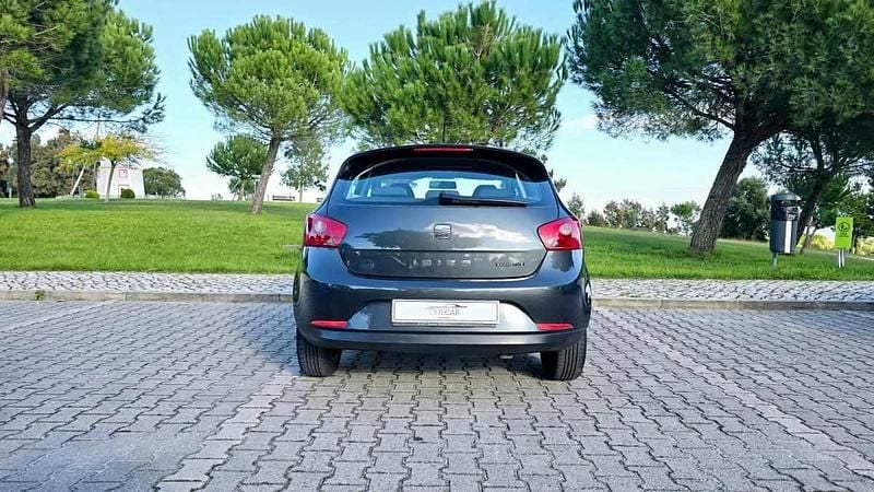 Usado Seat Ibiza 80 HP (58 kW) 2010 Cinzento Citadino