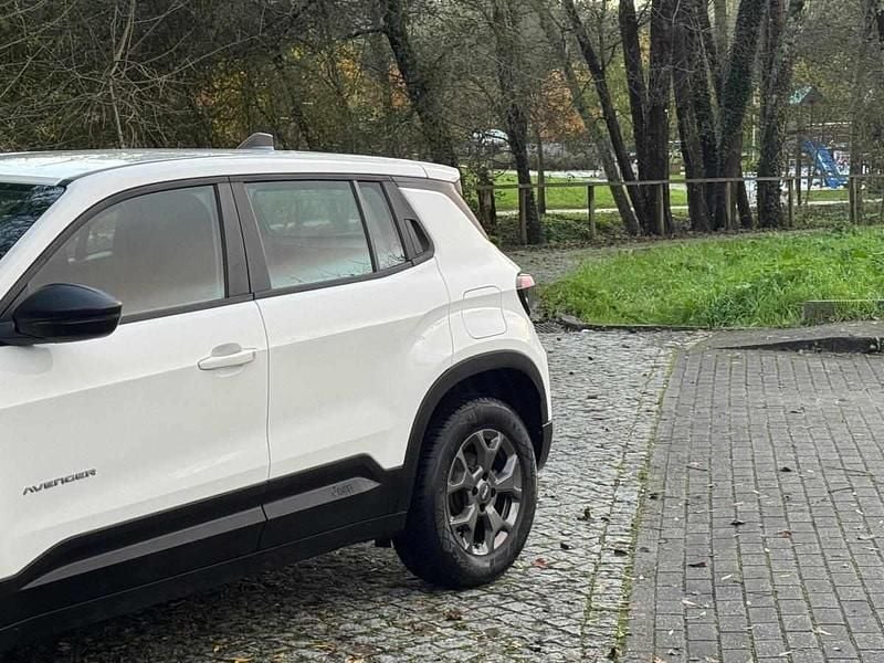 Usado Jeep Avenger EV Longitude 114 kW (156 HP) 2024 Branco SUV