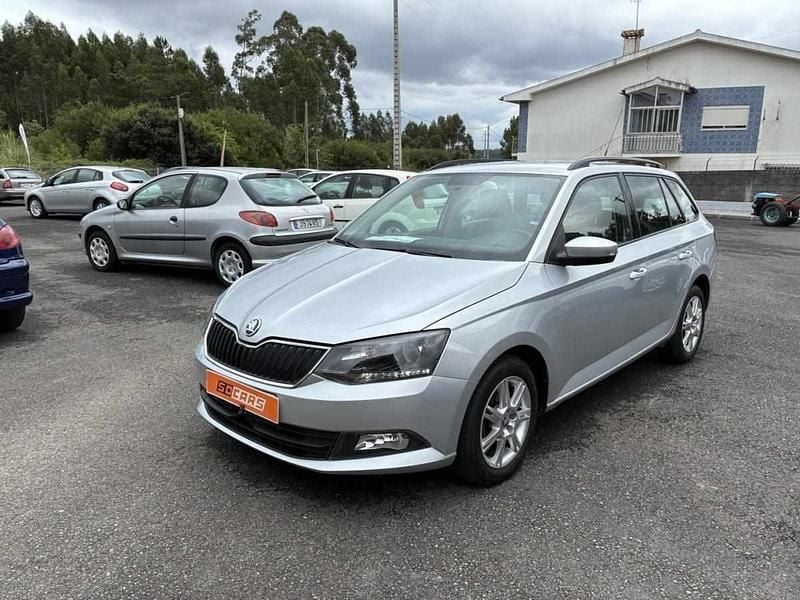 Cinzento Usado 2015 Skoda Fabia Carrinha | € 10.950 (Preço justo) - Imagem 1/4