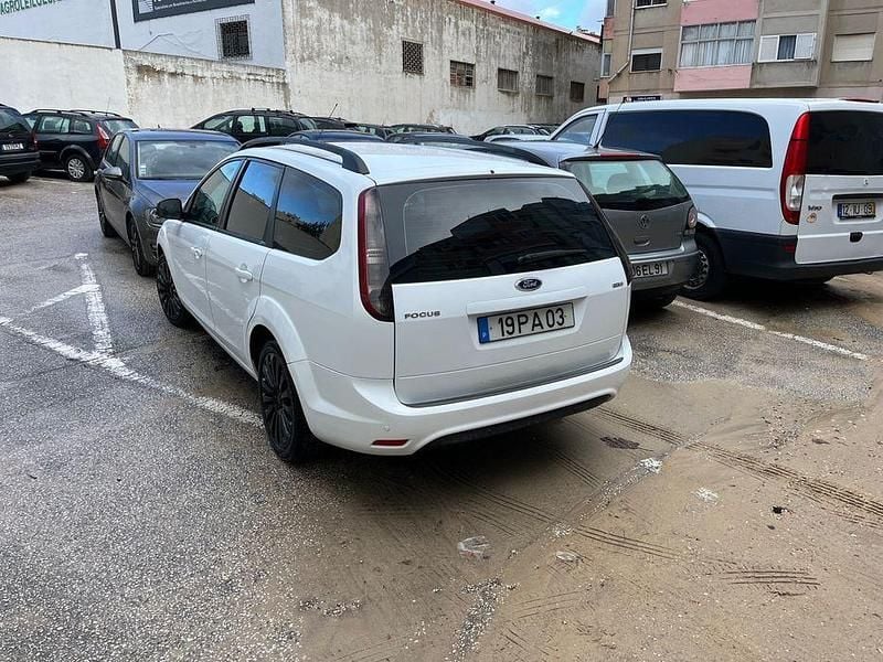 Usado 2010 Ford Focus Sedan | € 4.300 (Preço justo) - Imagem 1/4