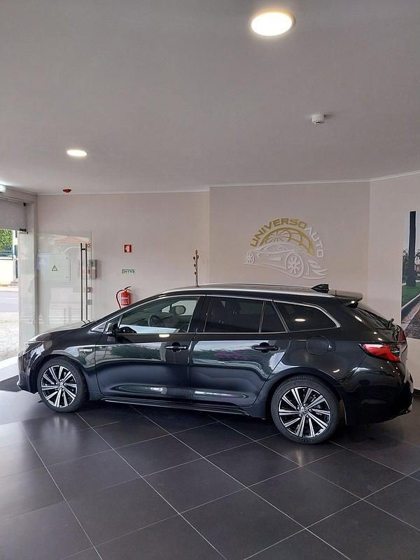 Usado Toyota Corolla Comfort 122 HP (89 kW) 2021 Preto Carrinha