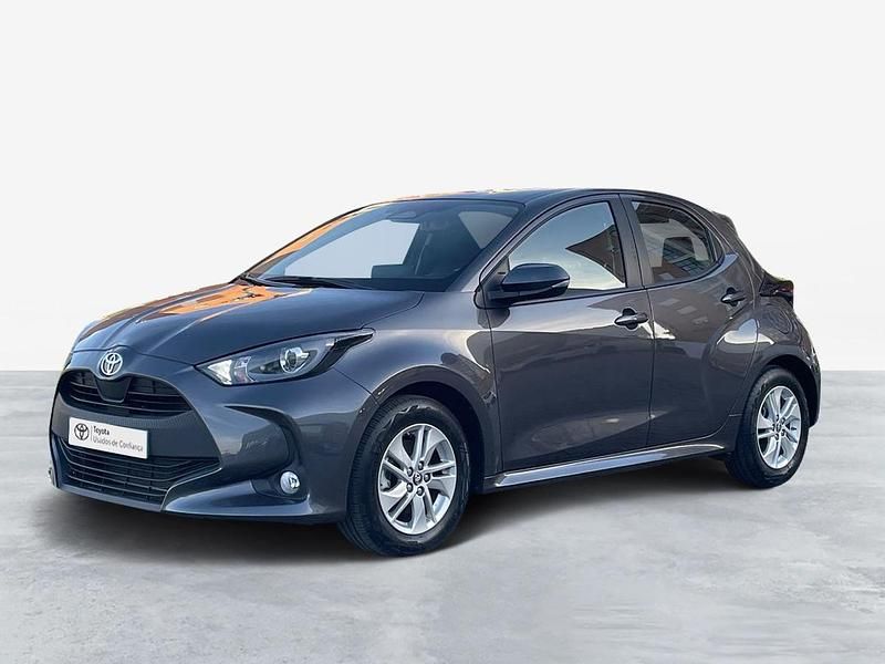 Cinza (pintura metalizada) Usado 2024 Toyota Yaris Comfort | € 24.750 (Preço justo) - Imagem 1/4
