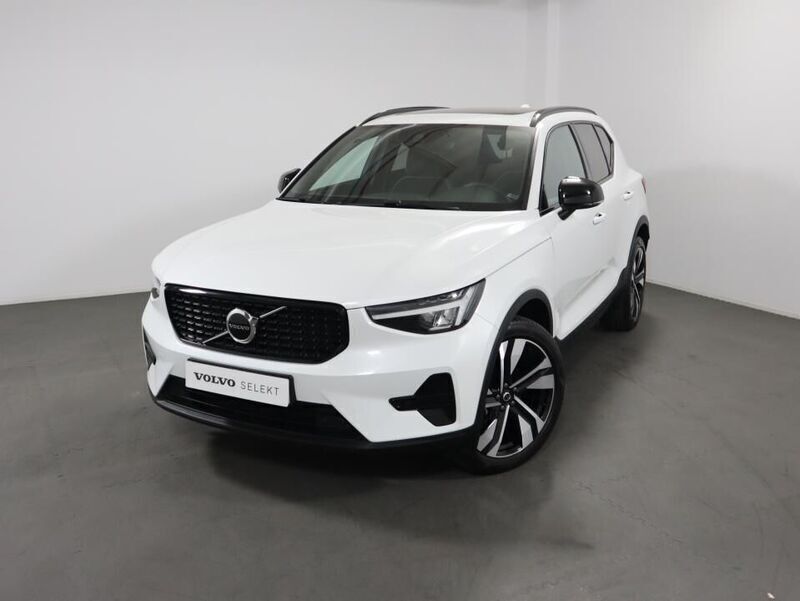 Branco Usado 2024 Volvo XC40 Plus SUV | € 38.500 (Caro) - Imagem 1/4