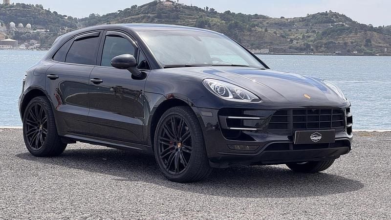 Cinza Usado 2015 Porsche Macan Turbo SUV | € 48.990 - Imagem 1/4