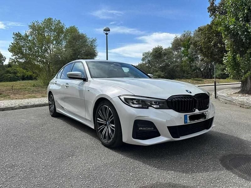 Branco Usado 2019 BMW 320 Shadowline Sedan | € 30.750 - Imagem 1/4