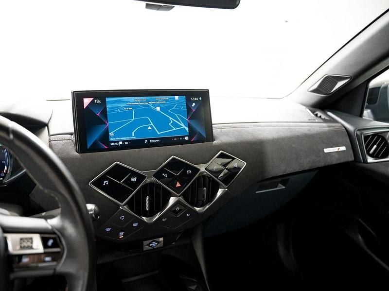 Usado DS Automobiles DS3 Crossback Performance 110 HP (80 kW) 2021 Cinza SUV