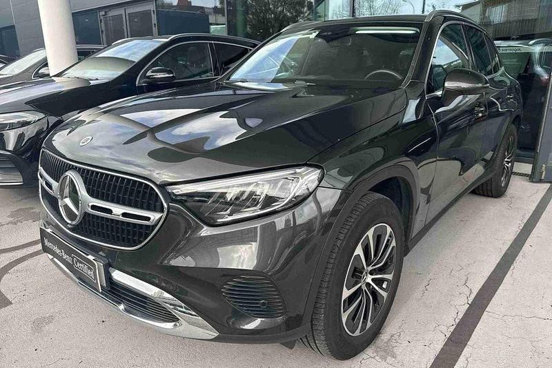 Usado Mercedes 220 197 HP (144 kW) 2025 Cinzento