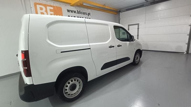 Usado Opel Combo Enjoy 100 HP (73 kW) 2019 Branco Sedan