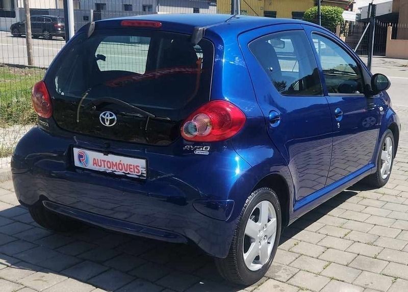 Usado Toyota Aygo 54 HP (39 kW) 2008 Azul Citadino