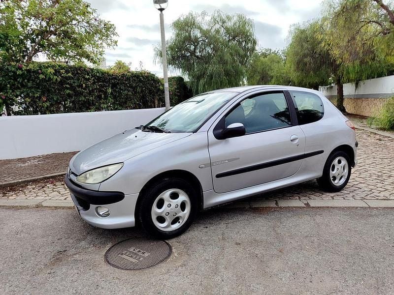 Usado 2001 Peugeot 206 Quiksilver | € 2.300 (Preço justo) - Imagem 1/4