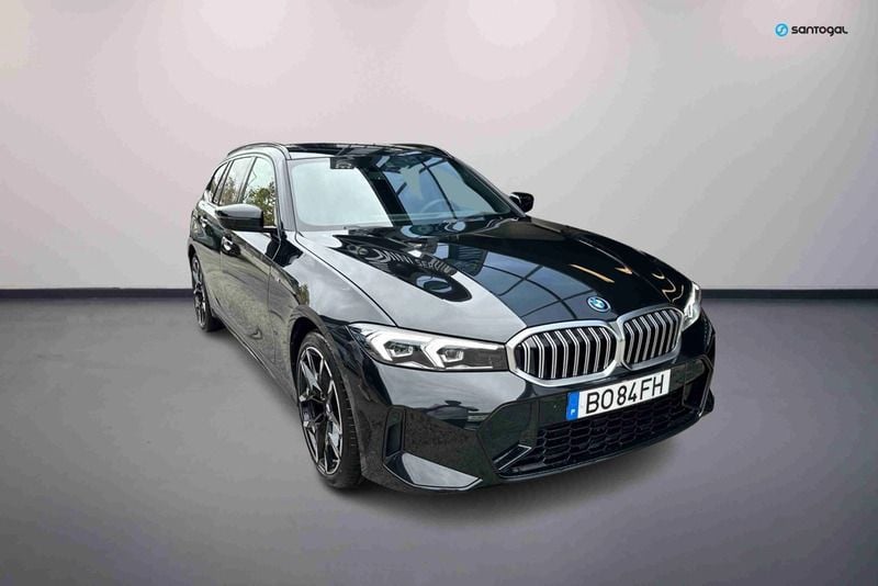 Preto Usado 2024 BMW 330e Comfort Edition Coupé | € 53.100 (Preço elevado) - Imagem 1/4
