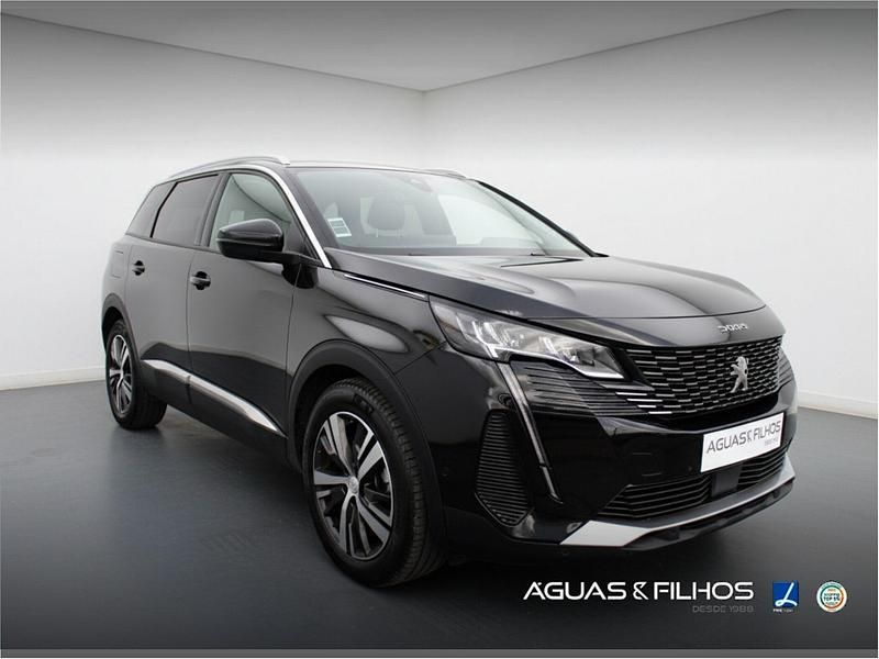 Usado Peugeot 5008 Allure 130 HP (95 kW) 2022 Preto SUV