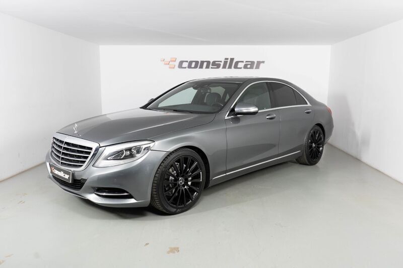 Cinza Usado 2016 Mercedes S300 Sedan | € 36.980 - Imagem 1/4