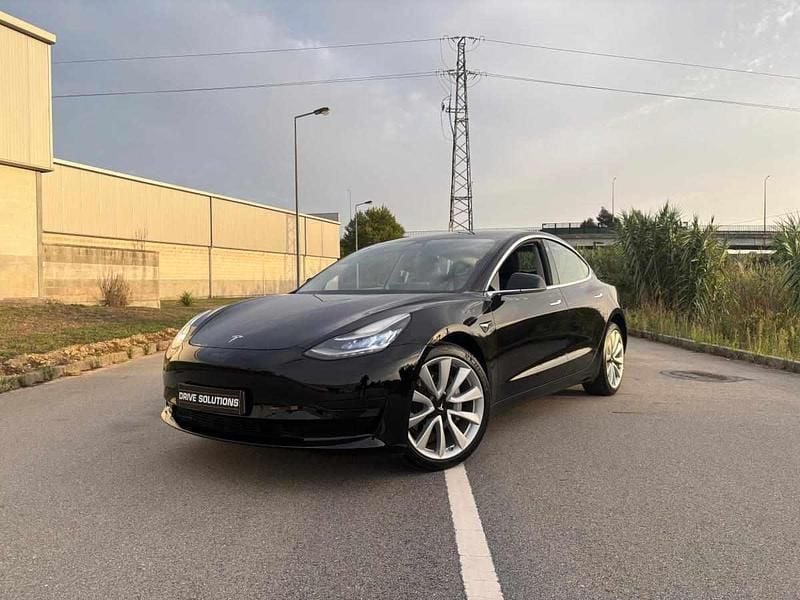 Preto Usado 2020 Tesla Model 3 Standard Range Plus Sedan | € 23.740 (Preço justo) - Imagem 1/4