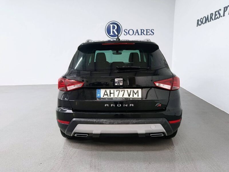 Usado Seat Arona FR 110 HP (80 kW) 2021 Preto SUV