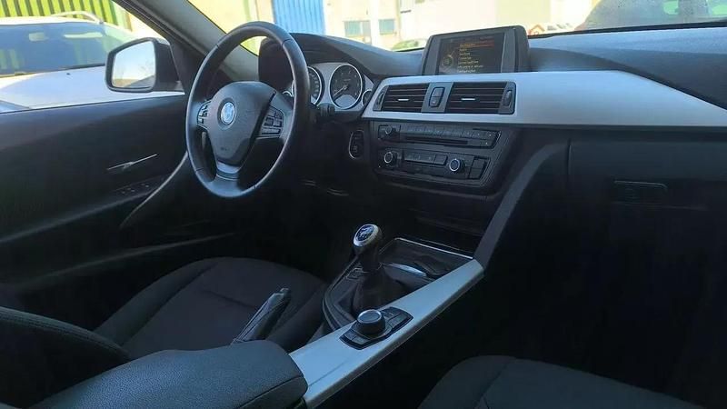 Usado BMW 318 Luxury Line 143 HP (105 kW) 2015 Branco Carrinha