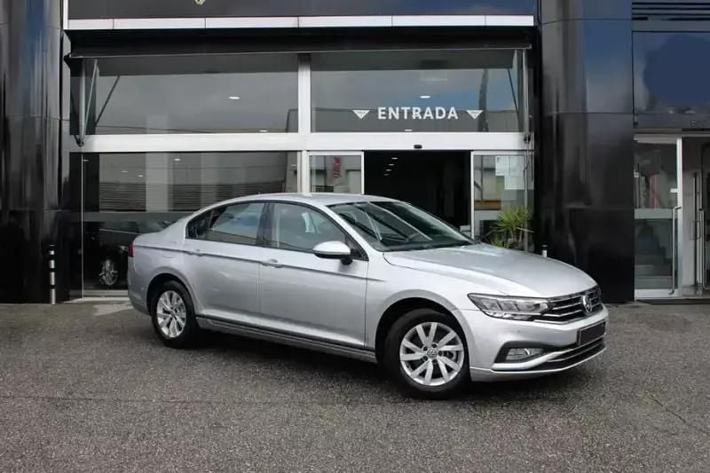 Cinzento Usado 2021 VW Passat Elegance Sedan | € 21.900 (Super Preço) - Imagem 1/4