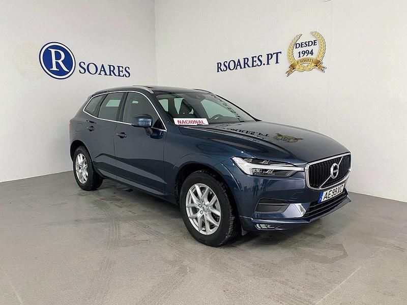 Usado Volvo XC60 Momentum 197 HP (144 kW) 2021 Azul SUV