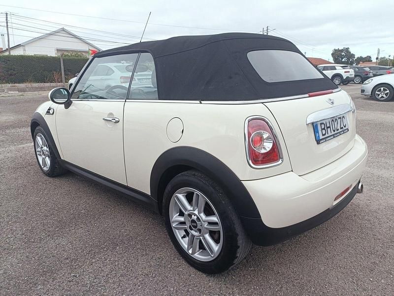 Usado Mini Cooper D Cabriolet 116 HP (85 kW) 2012 Branco Cabrios