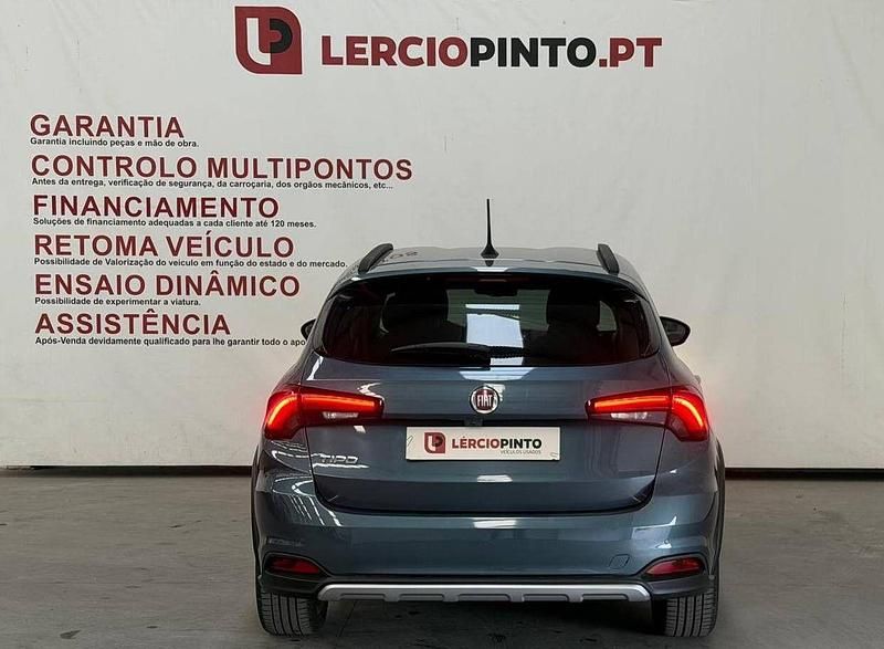 Usado Fiat Tipo Garmin 101 HP (74 kW) 2023 Cinza Carrinha