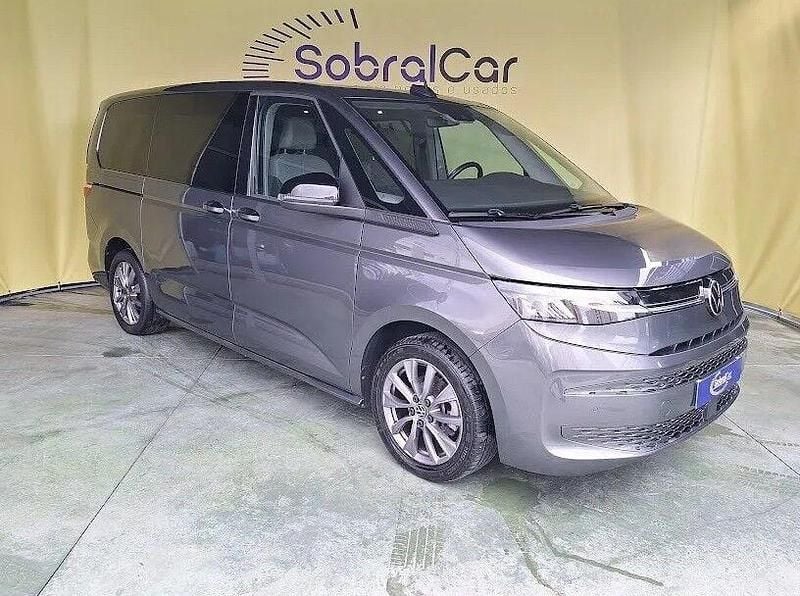Usado VW Multivan Life 150 HP (110 kW) 2023 Cinza Van