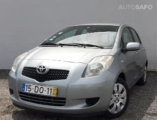 Cinzento Usado 2007 Toyota Yaris Citadino | € 7.750 (Preço justo) - Imagem 1/4