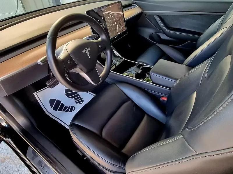 Usado Tesla Model 3 Standard Range Plus 175 kW (238 HP) 2019 Preto Sedan