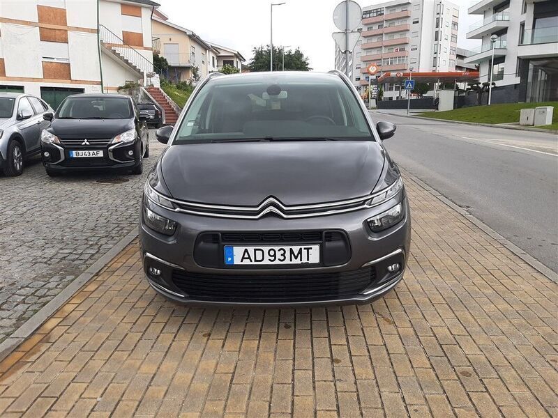 Cinzento Usado 2020 Citroën C4 Feel Monovolume | € 20.000 (Preço justo) - Imagem 1/4