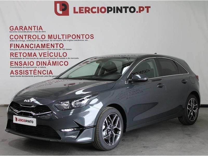 Cinzento Novo 2025 Kia Ceed Sedan | € 24.450 (Preço elevado) - Imagem 1/3