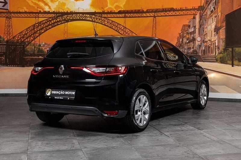 Usado Renault Mégane IV LIMITED 115 HP (84 kW) 2020 Preto